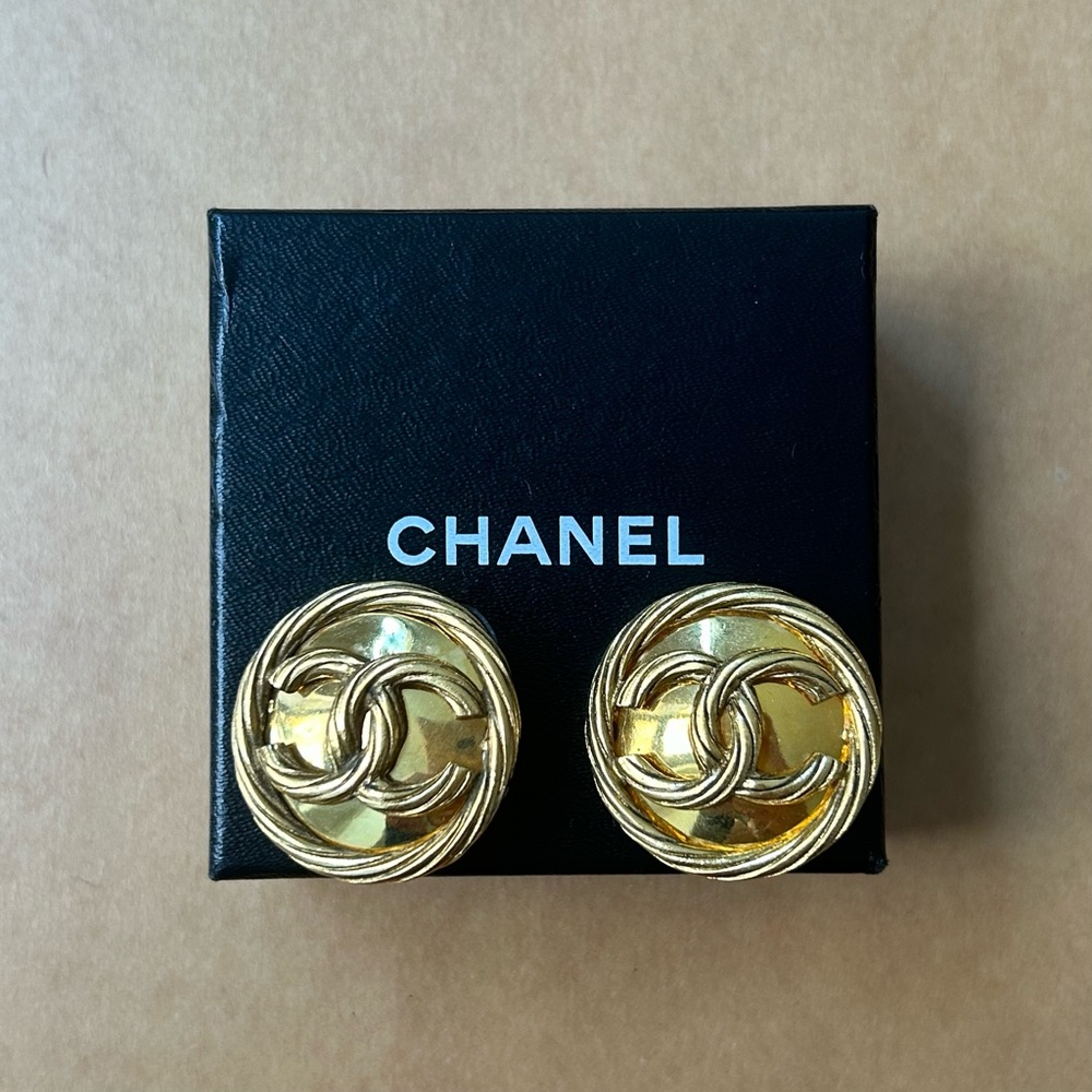 Vintage Chanel gold clip on earrings